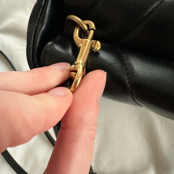 YSL Toy Loulou Leather Crossbody Bag in black and gold - Picture 7 of 15